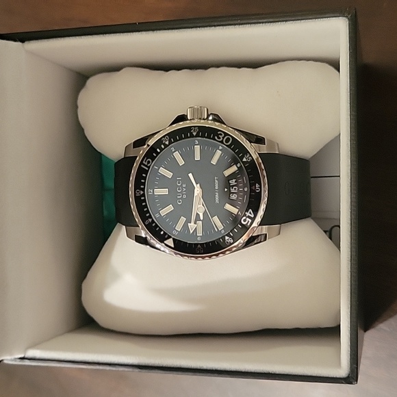 Gucci Other - Gucci Mens Dive Black Dial Watch YA136204A